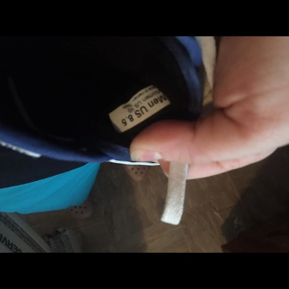 Vans - Picture 3 of 3